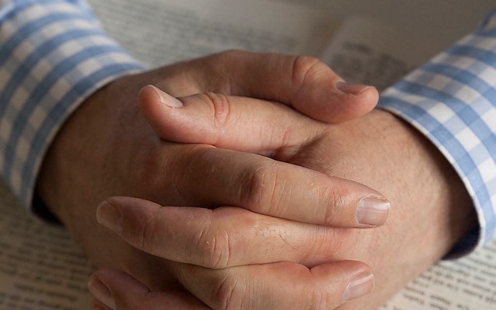 Toen hij uiteindelijk door de Heere op een dierbare wijze bevestigd en verzekerd werd, vroeg iemand hem hoe hij daartoe gekomen was. Hij antwoordde: „Niet door een buitengewone openbaring, maar door mijn verstand aan de Schrift te onderwerpen en mijn eige