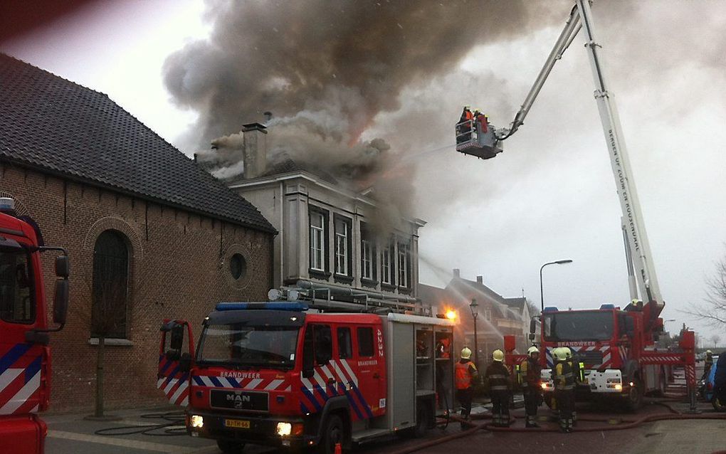 Brand in de pastorie van Oud-Vossemeer. Foto Persbureau GinoPress