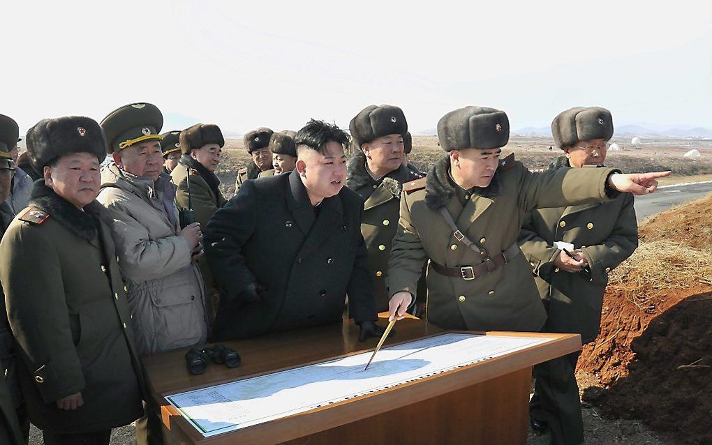 Kim Jong-un (m.). Foto EPA