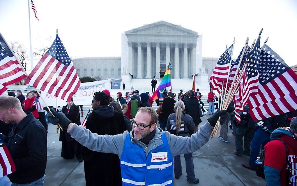 Het Amerikaanse Hooggerechtshof behandelt dinsdag en woensdag twee wetten die cruciaal zijn voor het recht van homostellen om te huwen. Foto EPA