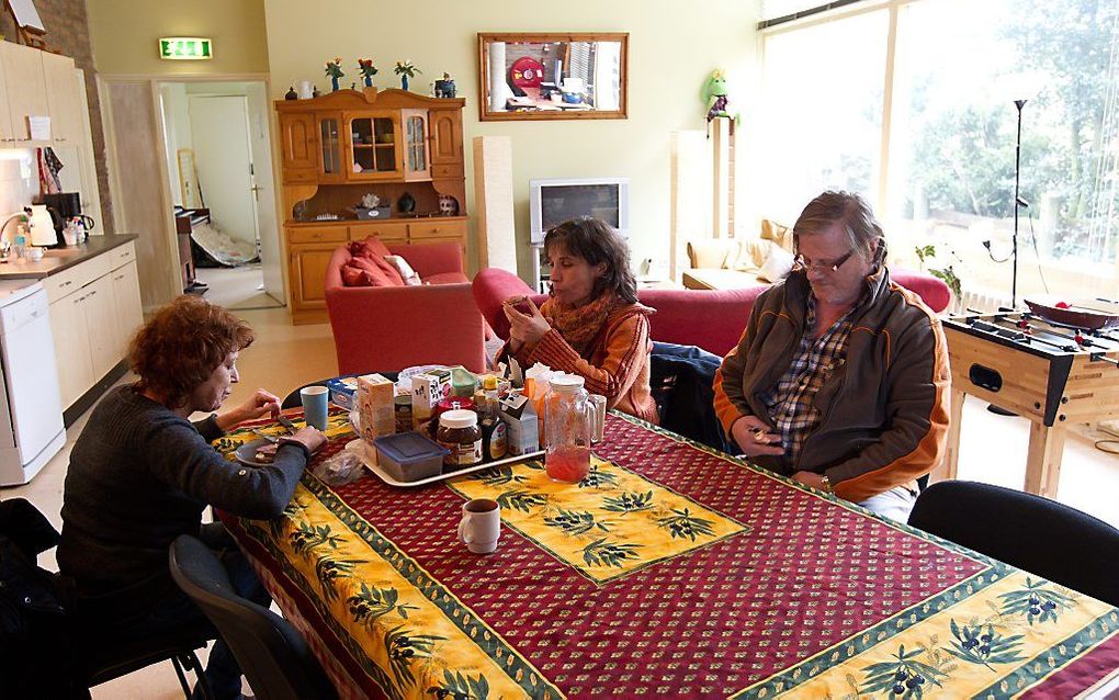 Gezamenlijke woonkamer in het Vriendenhuis GGZ in Velp. Foto RD, Anton Dommerholt