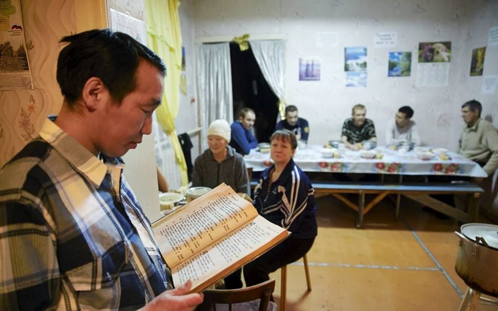 JAKOETSK  – Het Centrum voor Geestelijk Leven in Jakoetsk is niet alleen bedoeld om alcoholisten op te vangen, maar ook om de boodschap van Gods genade over te brengen. Foto Jaco Klamer