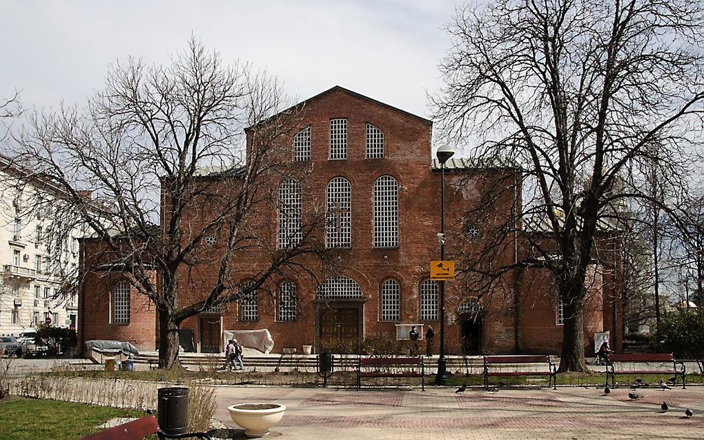 De grootste kerken in Bulgarije hebben op verzoek van de Bulgaarse president de deuren geopend voor gebed om de stijging zelfmoorden. Foto: de Hagia Sophia in de Bulgaarse hoofdstad Sofia. Foto MrPanyGoff, Wikimedia