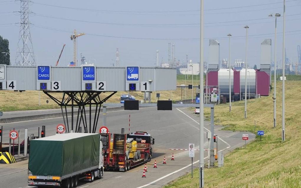 Veel Zeeuwen uit Zeeuws-Vlaanderen gebruiken de Liefkenshoektunnel om in Zuid-Holland of Brabant te komen. Foto portofantwerp.com