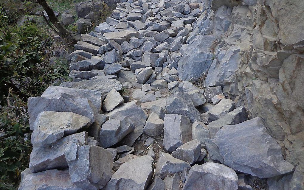 Een bergpad als weg naar Jaira. Foto HVC