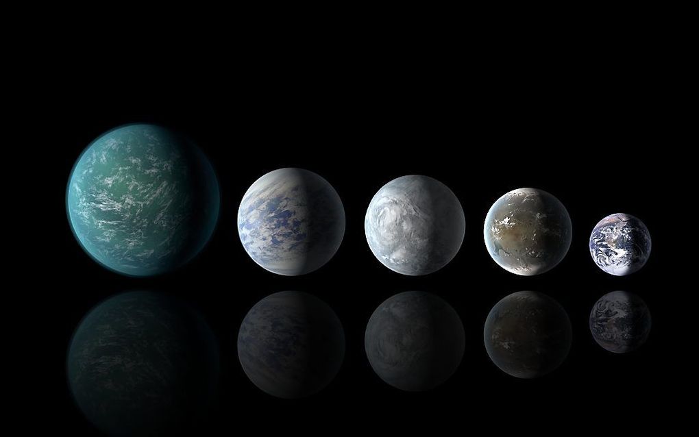 Artist's impressions van de planeten (v.l.n.r.) Kepler-22b, Kepler-69c, Kepler-62e, Kepler-62f. Uiterst rechts de aarde. Beeld NASA Ames/JPL-Caltech