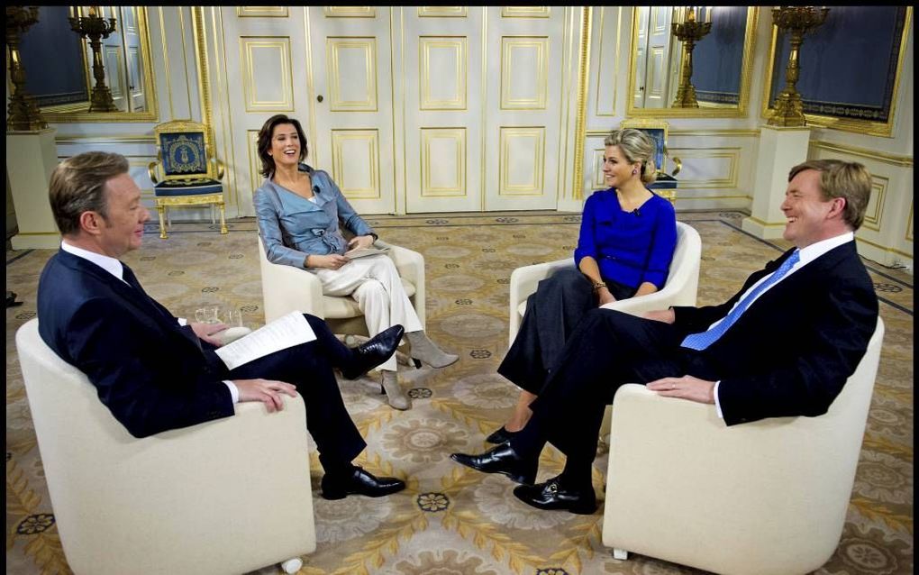 RTL Nieuws-presentator Rick Nieman en NOS/Nieuwsuur-presentator Marielle Tweebeeke interviewen prins Willem-Alexander en prinses Maxima. In de aanloop naar de troonswisseling op 30 april spraken de NOS en RTL Nieuws met het aanstaande koningspaar. Foto AN