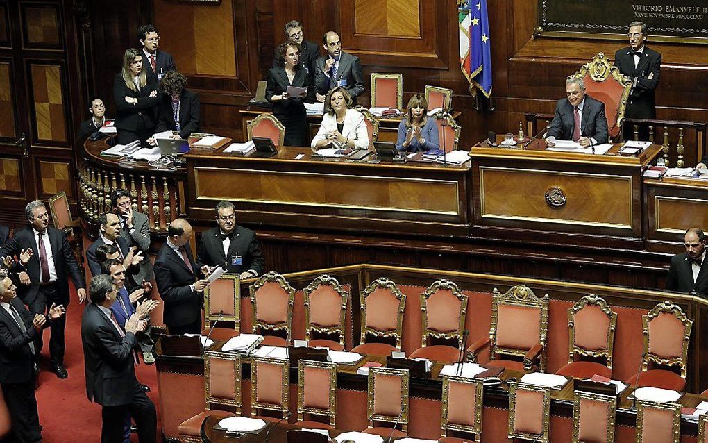 Italiaanse senaat met rechts de president van de senaat Grasso.  Foto EPA