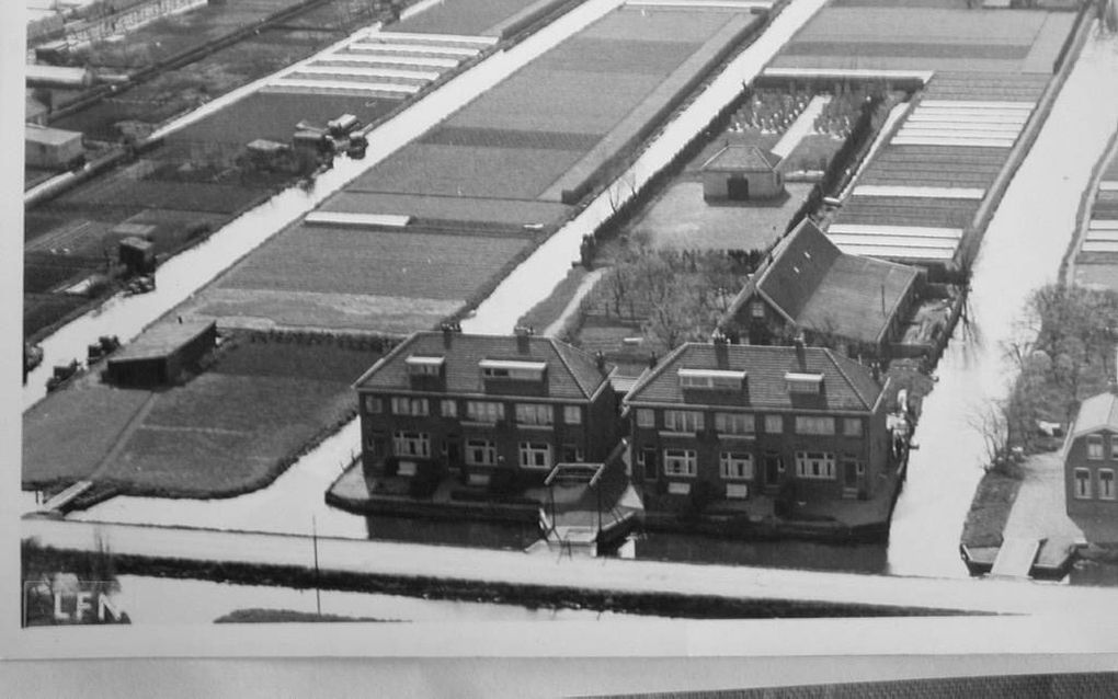 Aan de Bloemendaalseweg in Gouda lag tot 1976 een Joodse begraafplaats. Bij de inmiddels vervangen ophaalbrug komt een plaquette die herinnert aan de dodenakker. Beeld Vereniging Bescherming Bloemendaalseweg Gouda