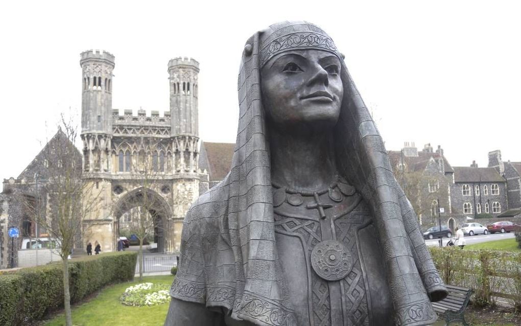 CANTERBURY. De Augustinusabdij bij het Engelse Canterbury werd rond het jaar 600 gesticht door een man die vanuit Rome naar Engeland was gestuurd om het eiland te kerstenen: St.-Augustinus, abt van het –nog steeds bestaande– klooster van Monte Casino (Ita