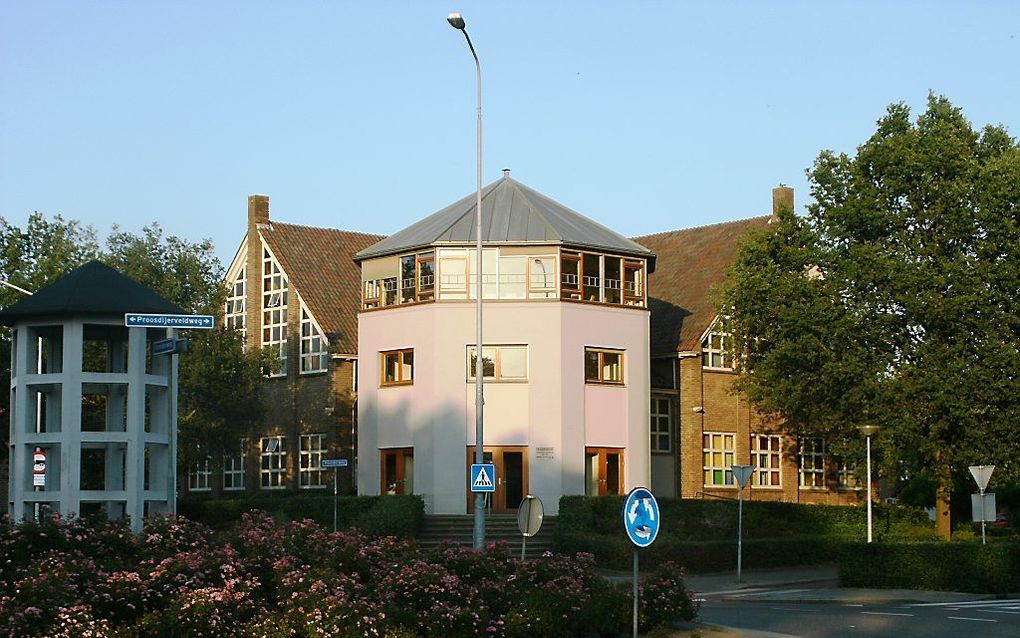 De Nederlands gereformeerde Proosdijkerk in Ede start diensten op een tweede locatie. De kerk wil een nieuwe gemeente starten in Ede. Beeld Arjan H., Wikimedia