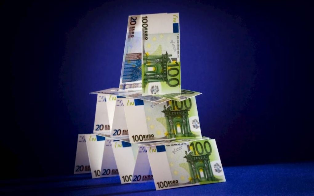 „De euro is voor Frankrijk zo’n 10 procent overgewaardeerd, en voor Duitsland ongeveer 15 procent onder­gewaardeerd. Het gevolg hiervan is dat de Franse economie in een depressie is geraakt, terwijl in Duitsland over­verhitting begint toe te slaan.” beeld