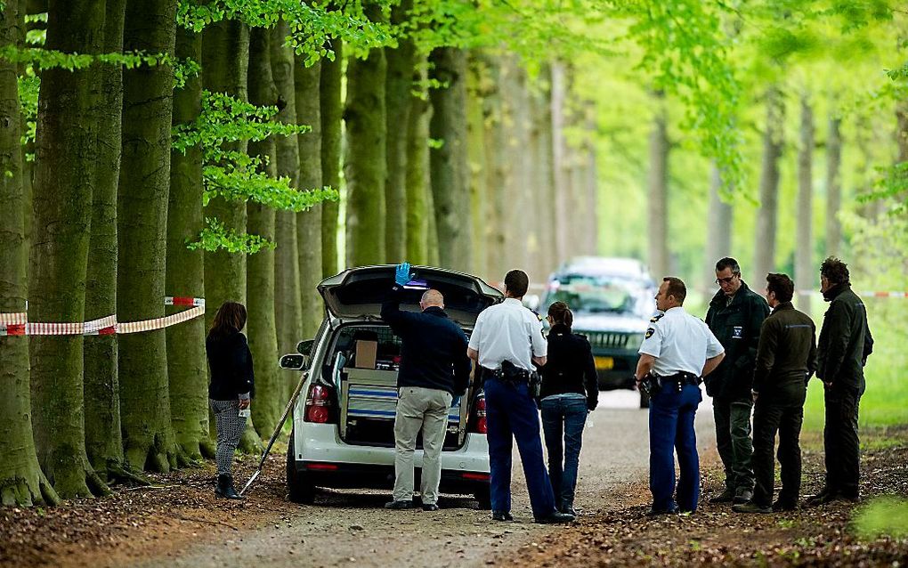 Zowel de politie als burgervrijwilligers zijn met man en macht op zoek naar de broertjes Ruben (9) en Julian (7) uit Zeist, van wie sinds maandagavond elk spoor ontbreekt. beeld ANP