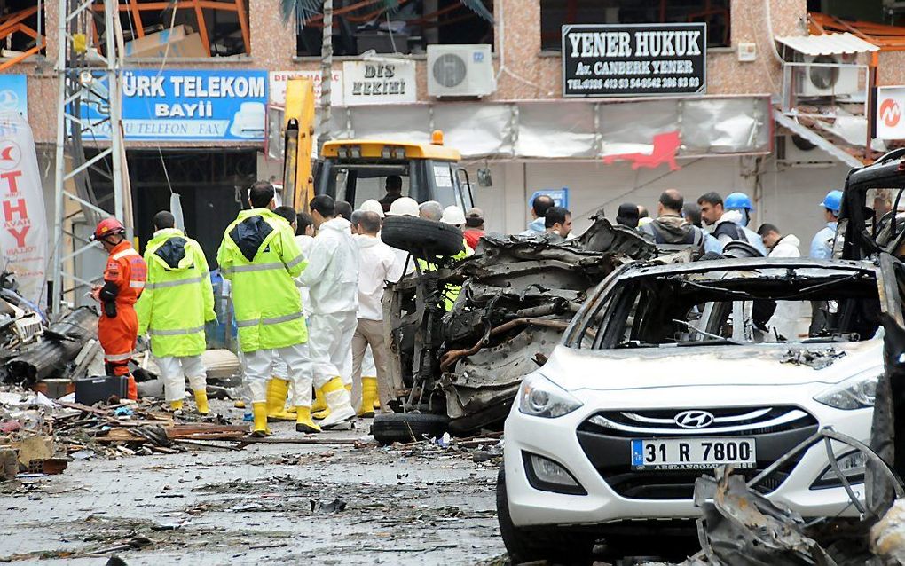 Ravage na twee bomaanslagen in Reyhanli.  Foto EPA