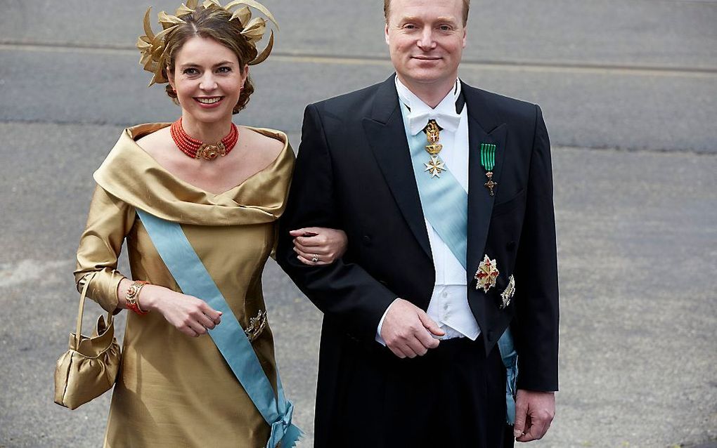 Prins Carlos arriveert met zijn vrouw Annemarie bij de Nieuwe Kerk in Amsterdam voor de inhuldiging van koning Willem-Alexander. Foto ANP