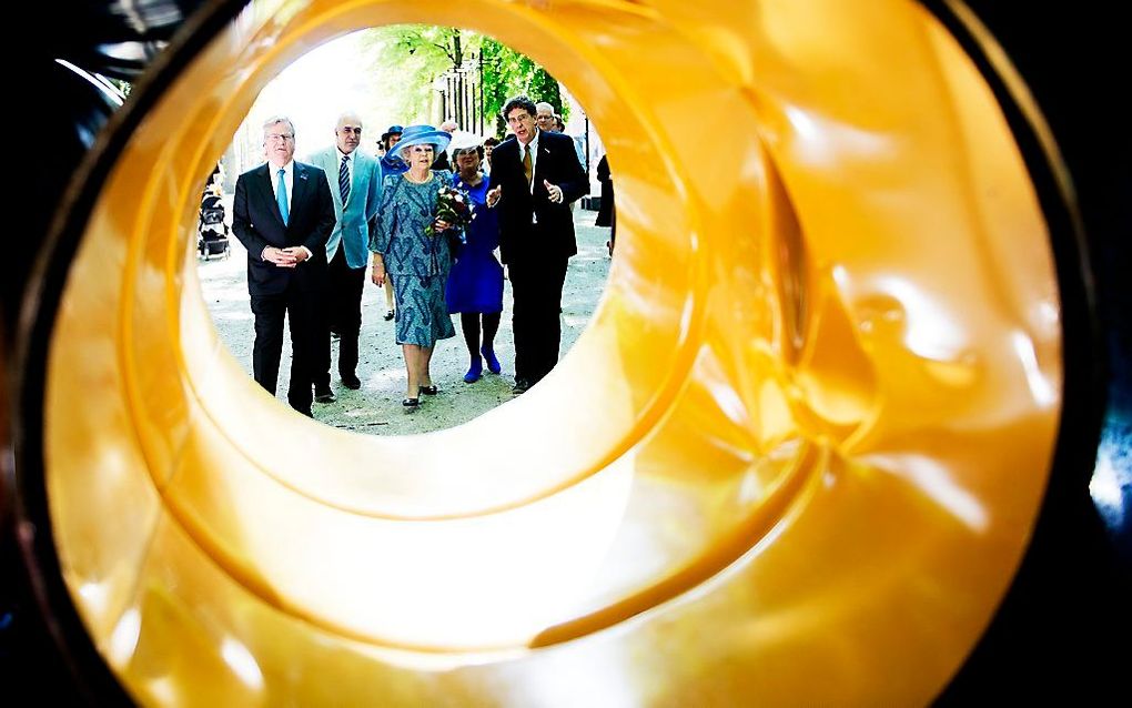 Prinses Beatrix heeft woensdag op het Lange Voorhout in het centrum van Den Haag de jaarlijkse beeldenexpositie Den Haag Sculptuur geopend. Beeld ANP