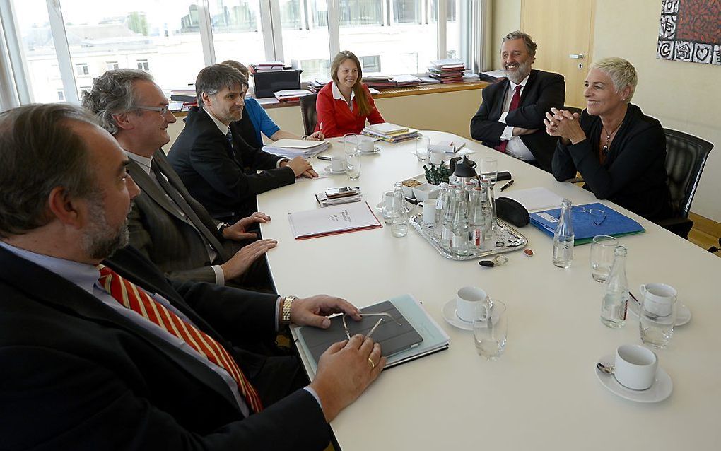 Staatssecretaris van Infrastructruur Wilma Mansveld overlegt (R) in Brussel met de Belgische Spoorminister Jean-Pascal Labille (2e L) over het Fyra dossier. Foto ANP