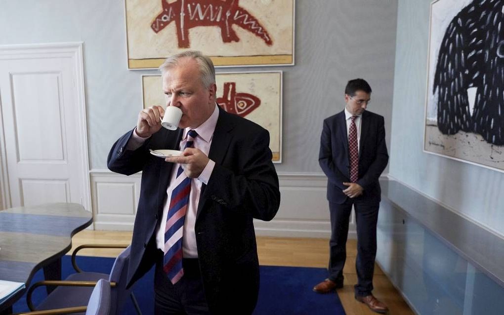 Europees commissaris Olli Rehn (Economische Zaken) bracht dinsdag een bezoek aan Den Haag. Foto ANP