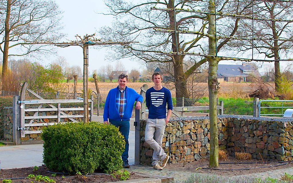 Marijn van der Werf (r.) en collega/eigenaar Teunis van de Pol van tekenjetuin.nl. Foto tekenjetuin