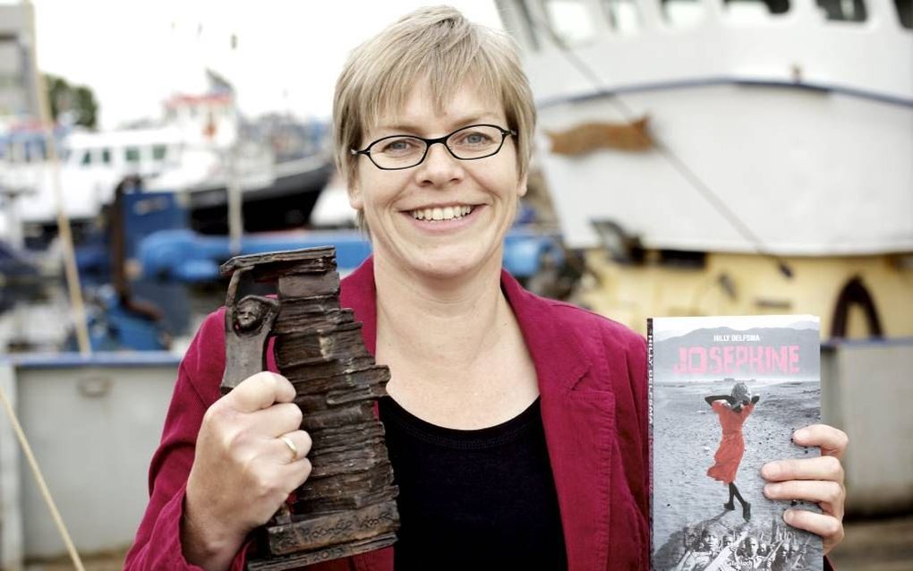 Schrijfster Hilly Delfsma won vrijdagavond met haar boek ”Josephine” Het Hoogste Woord voor het beste christelijke kinderboek. Foto Dik Vos