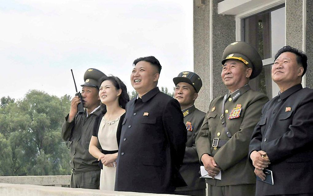 Kim Jong-Un (m.) beeld EPA