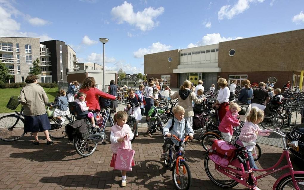 „Een school kan in de toekomt nog steeds een christelijke grondslag hebben, maar het is geen relevant criterium meer voor bekostiging. Een school wordt gesticht als voldoende ouders een aanvraag indienen en als voldaan wordt aan de eisen tot bekostiging.”