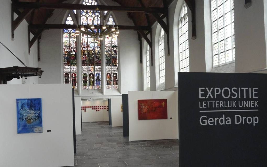 In de Oude Kerk van Delft loopt de expositie ”Letterlijk Uniek".  beeld RD