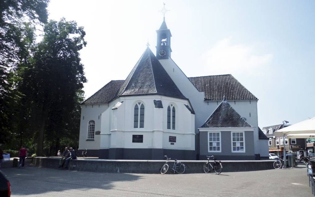 De toren van de Oude Kerk in Veenendaal krijgt een opknapbeurt. De werkzaamheden duren tot en met september. Beeld Wikimedia