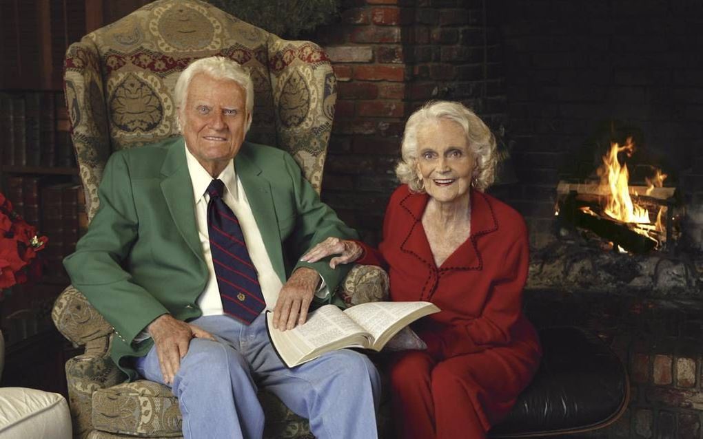 Billy Graham (l.) wil in november, als hij 95 hoopt te worden, een video uitgeven onder de titel ”My Hope America". Beeld EPA