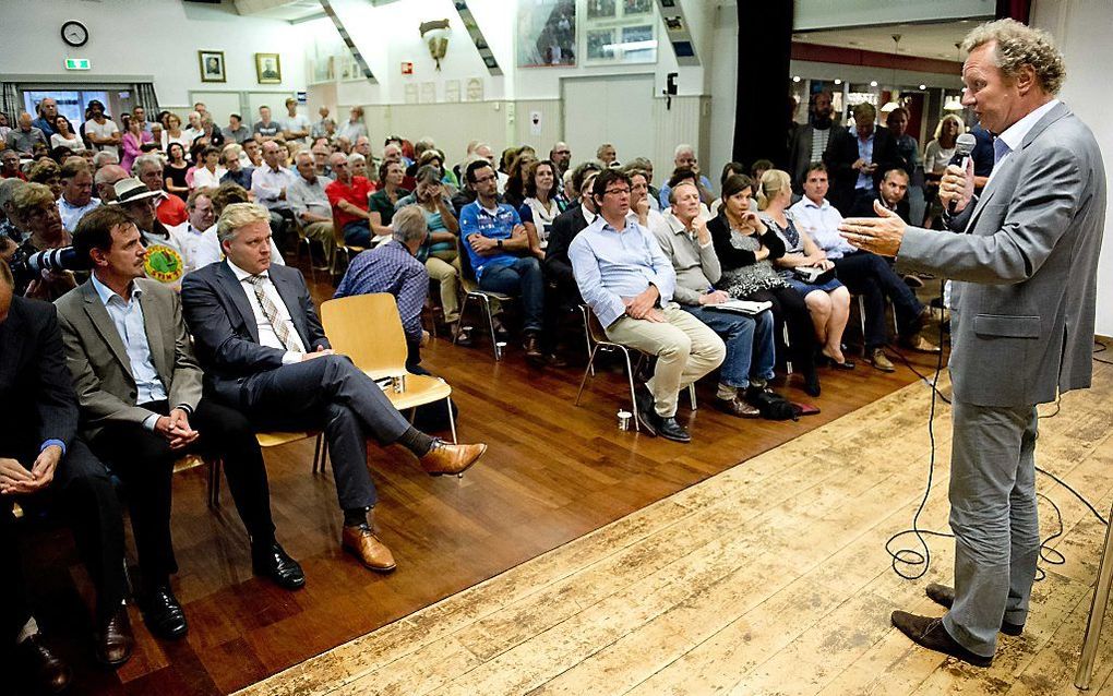 Fractievoorzitter Bram van Ojik van GroenLinks tijdens een informatieavond van actiecomite Zeg Nee tegen SG over de winning van schaliegas in Boxtel. Foto ANP