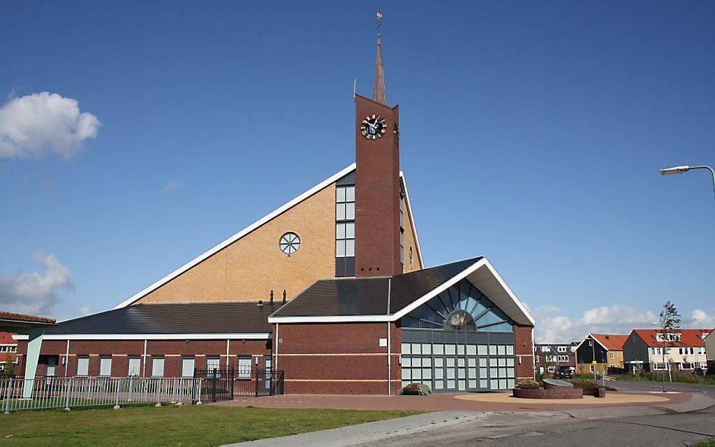 De generale synode van de Christelijke Gereformeerde Kerken kiest tijdens haar eerste zittingsdag in de Immanuëlkerk in Urk een nieuw moderamen. Beeld Wikimedia