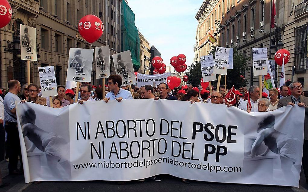 Protest tegen het abortusbeleid door aanhangers van de Partido Popular. Foto EPA