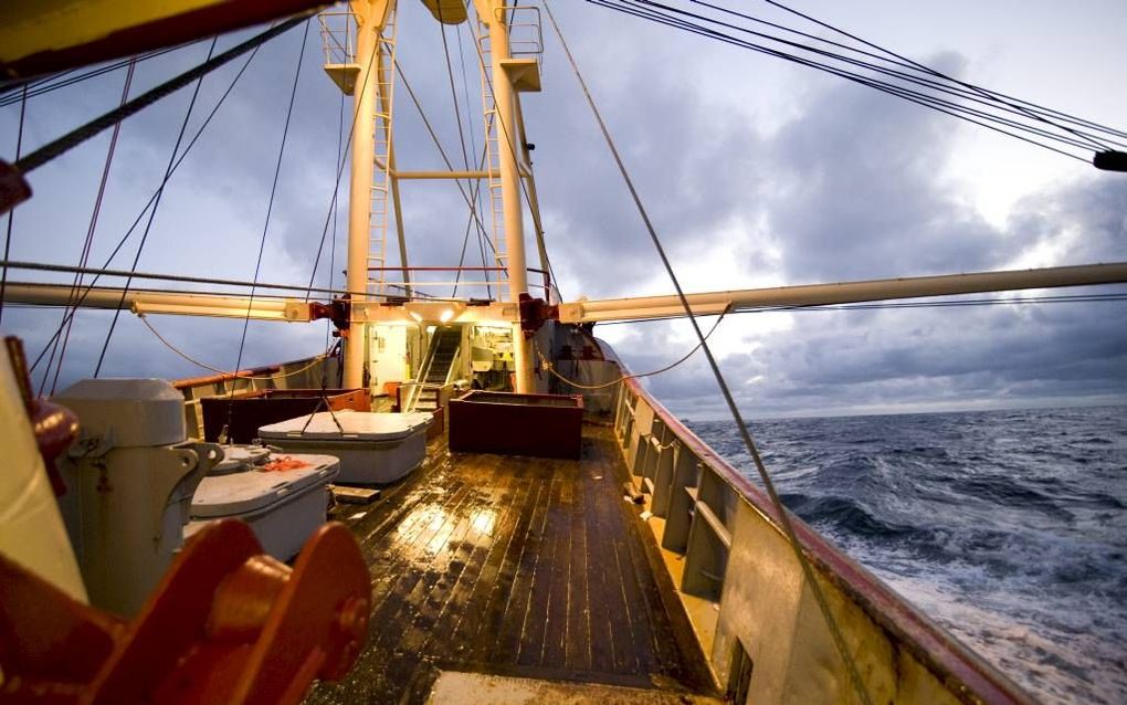 Een vissende kotter op de Noordzee. Foto Cees van der Wal