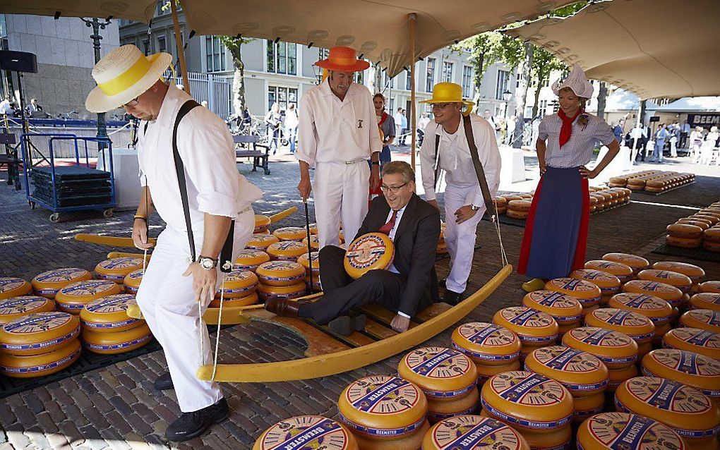 Henk Krol op de kaasdrager. Beeld ANP