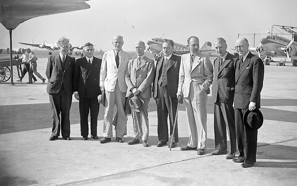 Ministers van het kabinet Beel in mei 1947 op Schiphol. Foto ANP