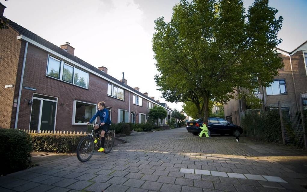 SCHOONHOVEN. De Tinbergenlaan in Schoonhoven is een van de twaalf genomineerden die een gooi doen naar de titel ”Leukste Straat van Nederland”. Zaterdag is de laatste actiedag en dinsdag wordt de uitslag bekend. beeld Cees van der Wal