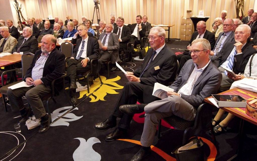 PUTTEN. Een halve eeuw COGG werd gisteren herdacht in De Aker in Putten, de traditionele plaats van bijeenkomst. Het was een ontmoeting van veel oudgedienden. beeld RD, Anton Dommerholt