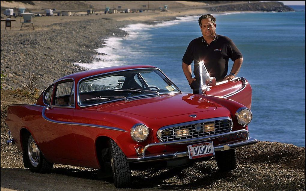 Irv Gordon met zijn Volvo P1800. Foto EPA