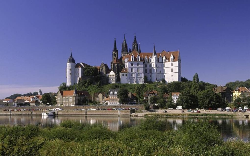 De Dom van Meissen en de naastgelegen Albrechtsburg staan hoog boven de rivier de Elbe. In de Dom kreeg Anna van Saksen haar laatste rustplaats. beeld Saksen Informatie