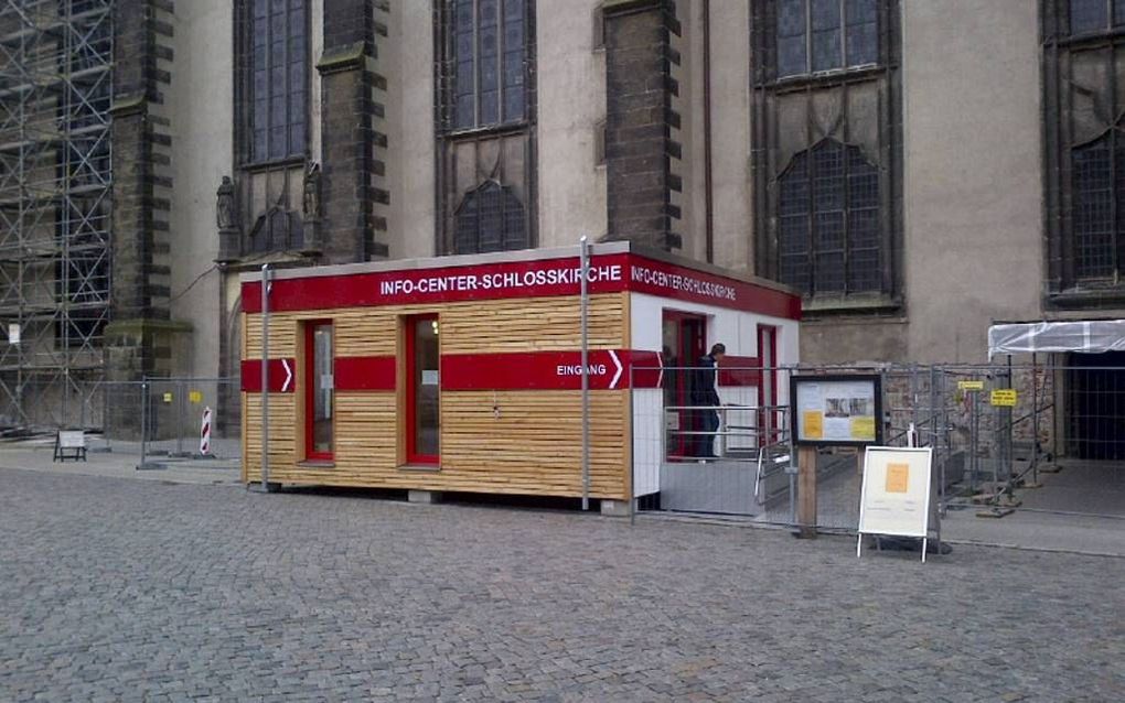 Naast de ingang van de Slotkerk in Wittenberg opent woensdag een infocentrum zijn deuren. Beeld Evangelische Kirche in Mitteldeutschland