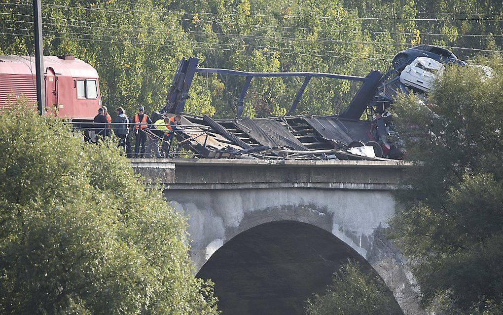 De ontspoorde trein bij Voeren. Foto ANP