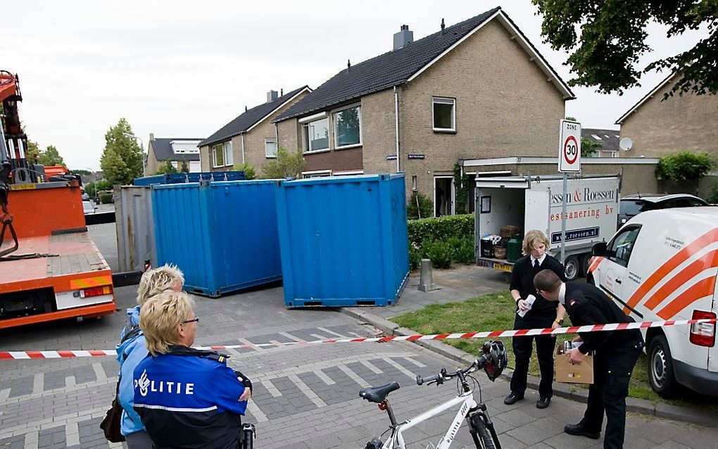 Het huis van Benno L. wordt in 2009 onderzocht door de politie. Foto ANP