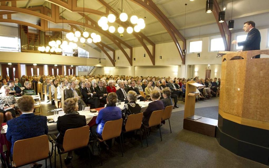 De Hersteld Hervormde Vrouwenbond hield donderdag in Lunteren haar vijfde bondsdag. De dag, gehouden in de Bethelkerk in Lunteren, trok 600 bezoekers. Het thema was: ”Gij zult Mijn getuigen zijn”.  beeld RD, Anton Dommerholt