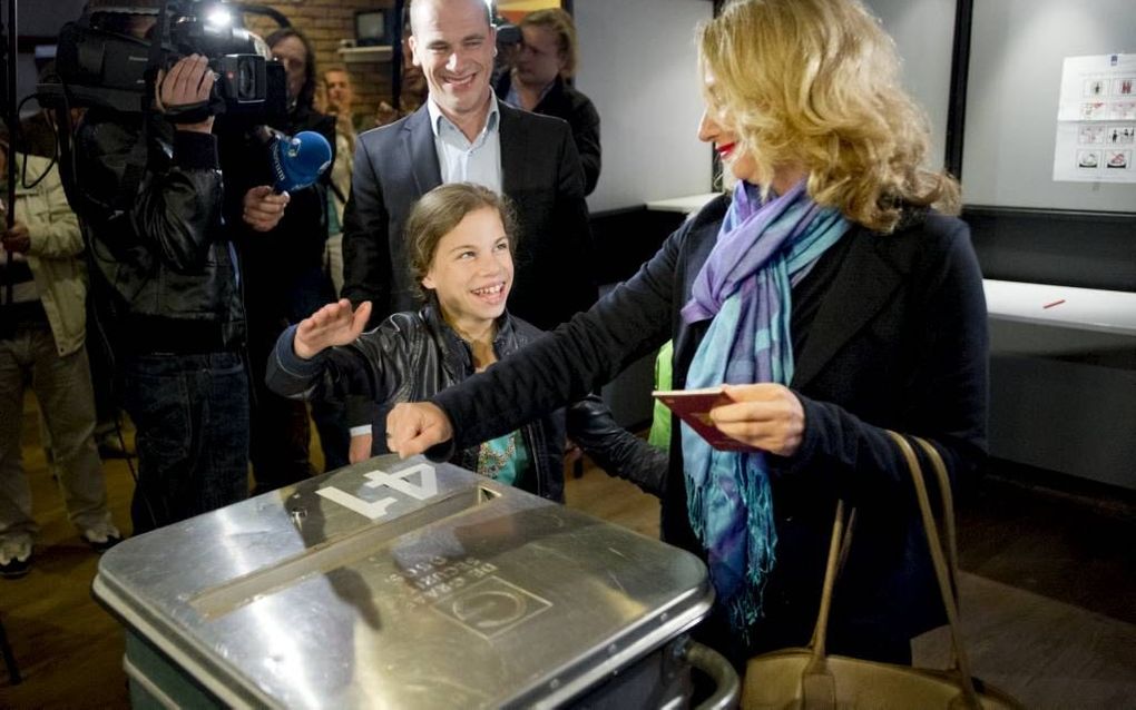 PvdA-partijleider Samsom in gelukkiger tijden samen met zijn vrouw en hun dochter. beeld ANP