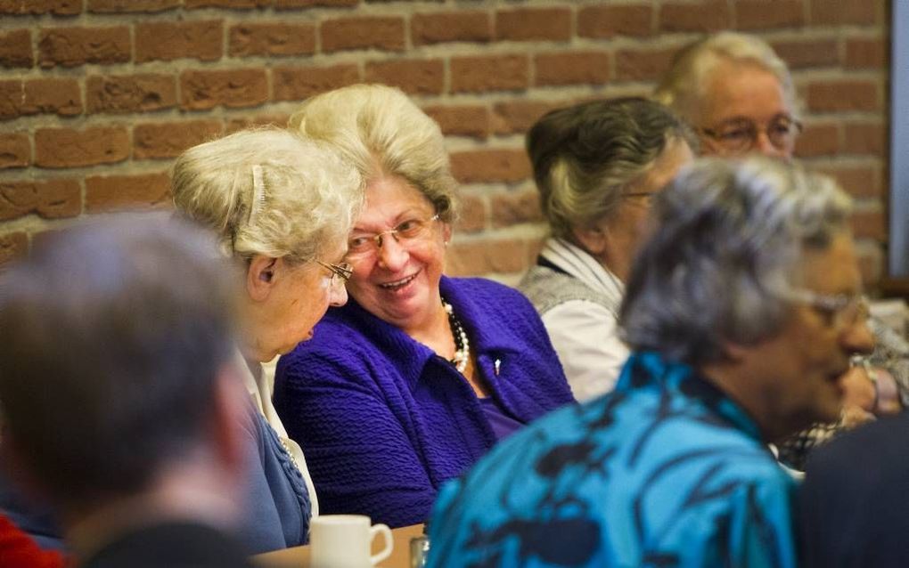 VEENENDAAL. In Veenendaal werd gisteren de halfjaarlijkse ontmoetingsdag van hervormde emeritus predikanten en predikantsweduwen gehouden. beeld RD, Henk Visscher