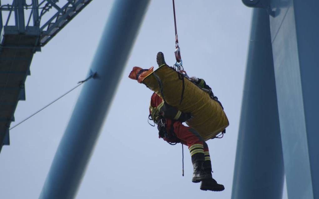 Speciaal daartoe opgeleide brandweerlieden zijn in staat om slachtoffers uit een bouwput, uit liftschachten, uit een torenkraan, uit een windturbine of uit besloten ruimtes zoals rioolstelsels, silo’s, installatieruimtes, ketels en opslagtanks te bevrijde