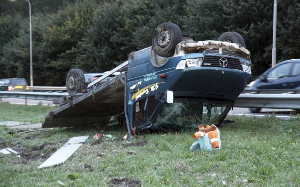 De auto waarin Corinda Heuvelman en haar vriend reden, na het ongeval. beeld Peter Stam