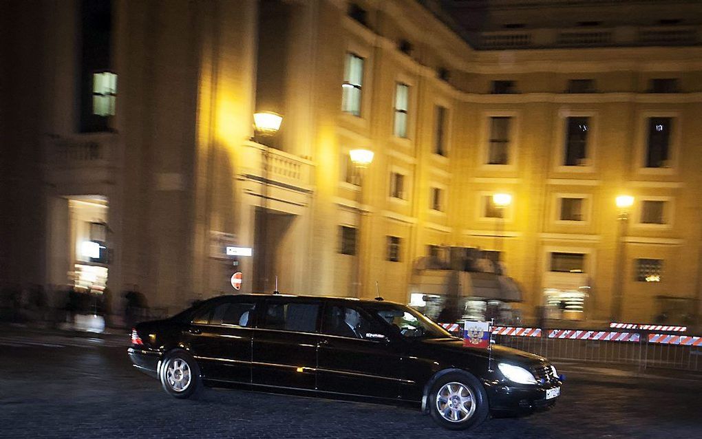 De Russische president Poetin komt aan bij het Vaticaan. beeld EPA