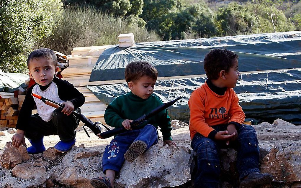 Syrische kinderen in een vluchtelingenkamp. beeld EPA