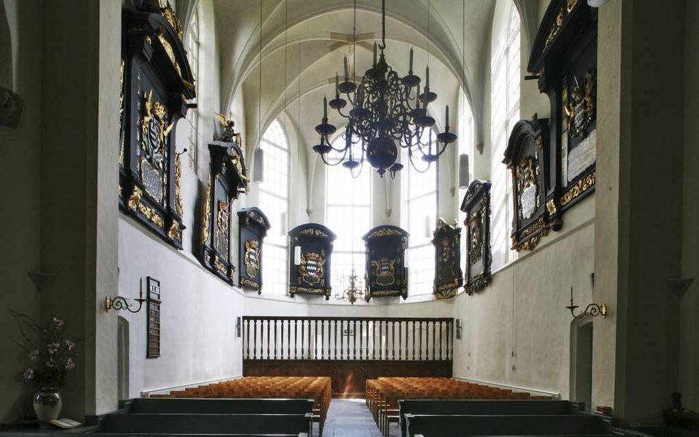 Dr. Steensma fotografeerde tijdens zijn leven talloze kerkinterieuren. Veel daarvan verschenen in het boek ”Protestantse kerken, hun pracht en kracht”. Zo ook een opname van de Andrieskerk in Amerongen.  beeld Regnerus Steensma